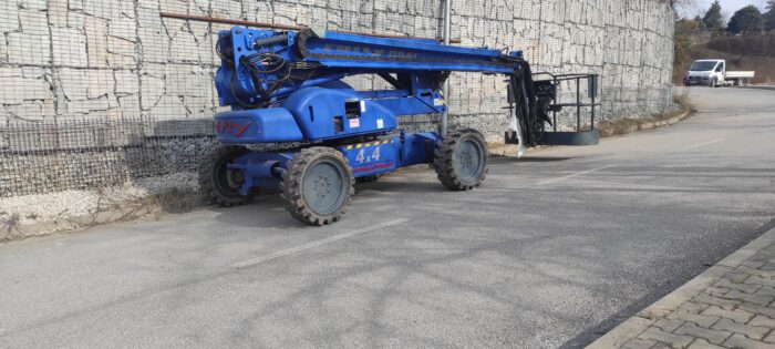 Pohyblivá pracovaná plošina NiftyLift HR21D 4WD